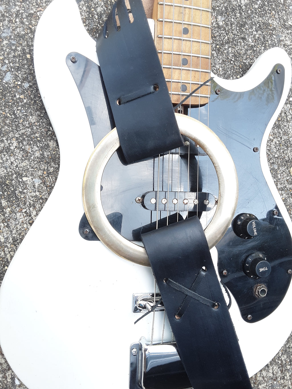 Jet Black Duane Allman Style Tribute Leather Brass Ring Guitar Strap