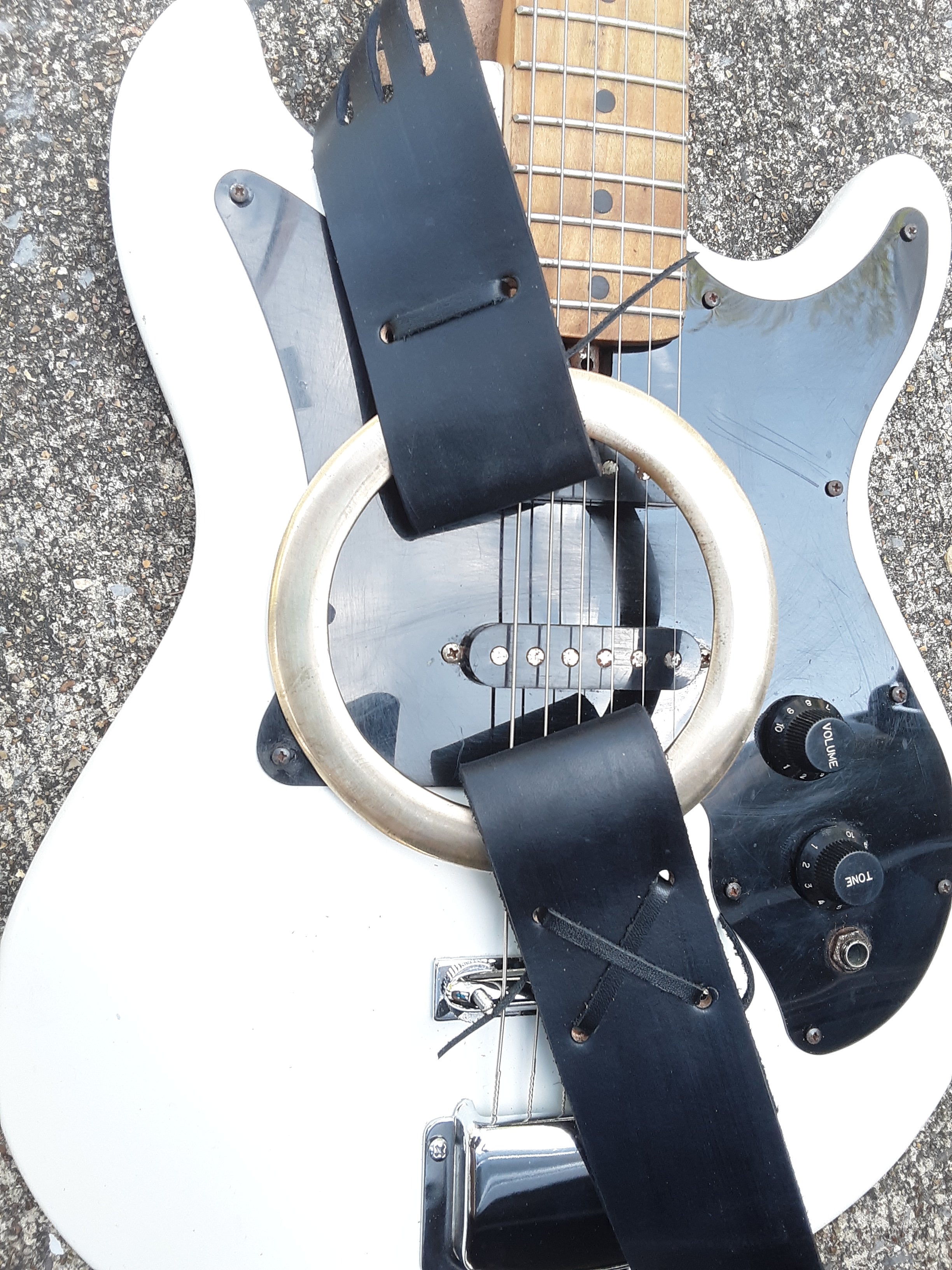 Jet Black Duane Allman Style Tribute Leather Brass Ring Guitar Strap