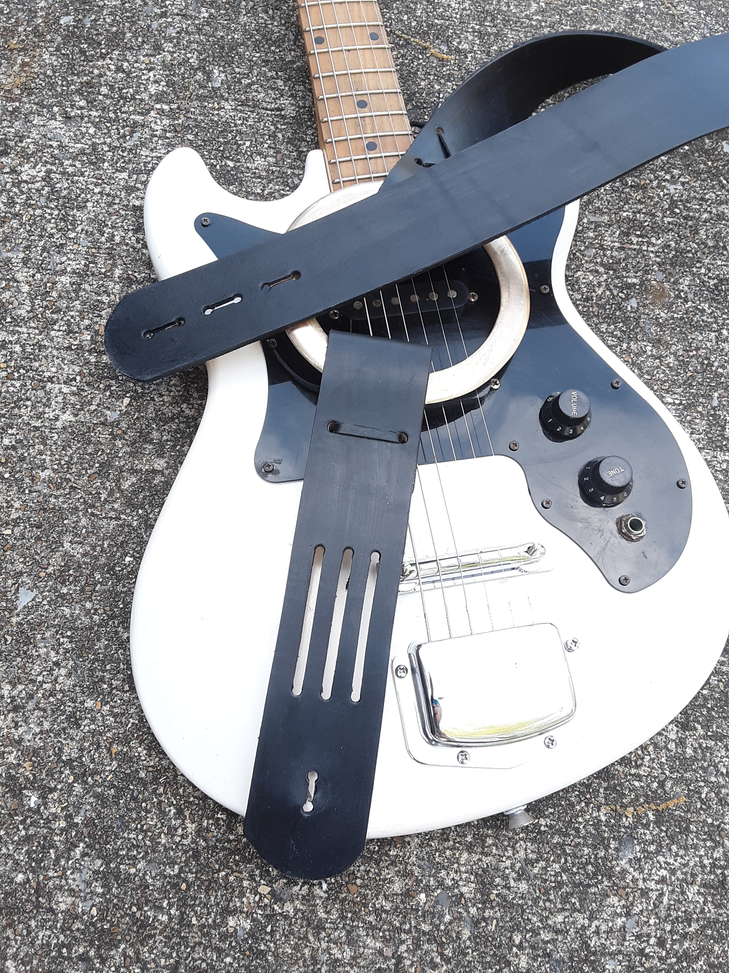 Jet Black Duane Allman Style Tribute Leather Brass Ring Guitar Strap