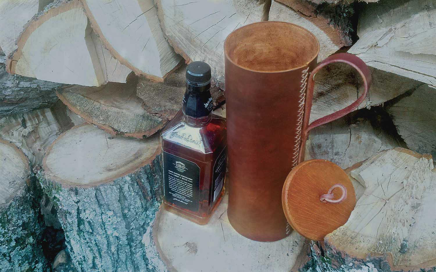 Leather Jack Daniels Whiskey Holder Carrier, Whiskey Holder, Whisky Holder, Wine Holder, Bourbon Holder Gift Father's Day, Made in the USA